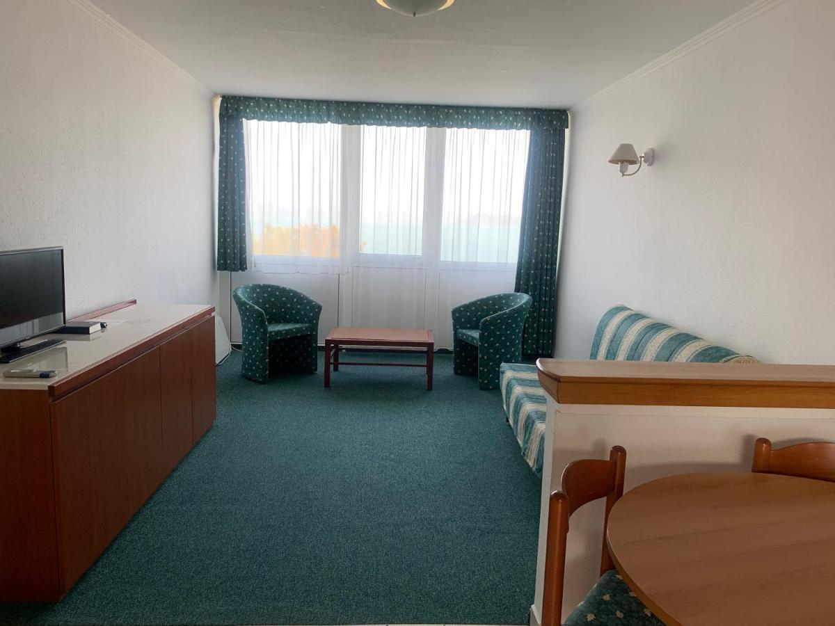 Riviera Park Hotel Balatonföldvár Esterno foto