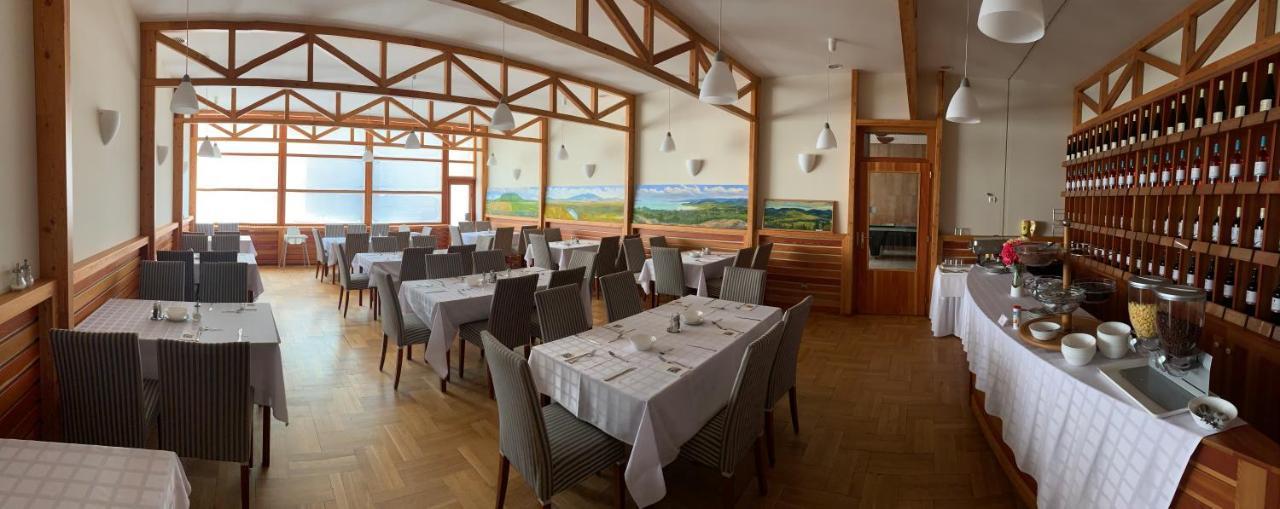 Riviera Park Hotel Balatonföldvár Esterno foto
