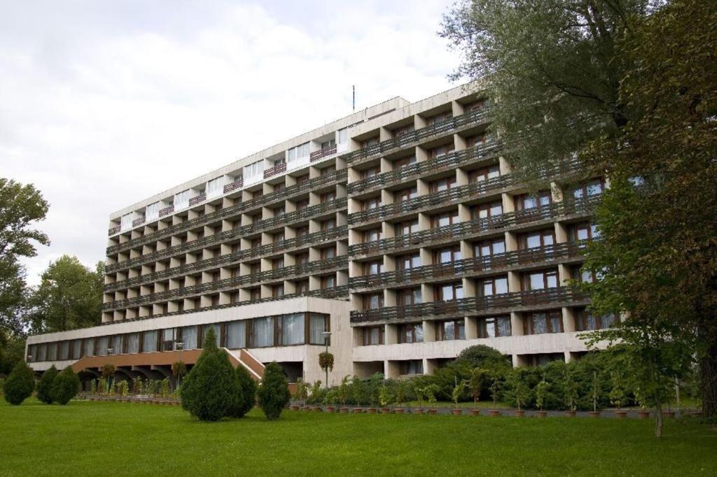 Riviera Park Hotel Balatonföldvár Esterno foto