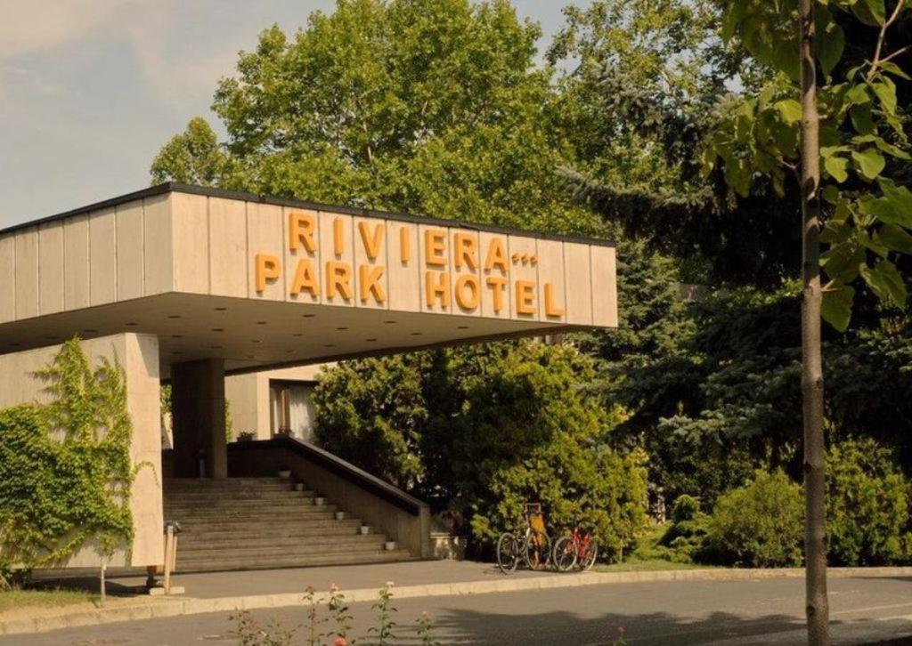 Riviera Park Hotel Balatonföldvár Esterno foto